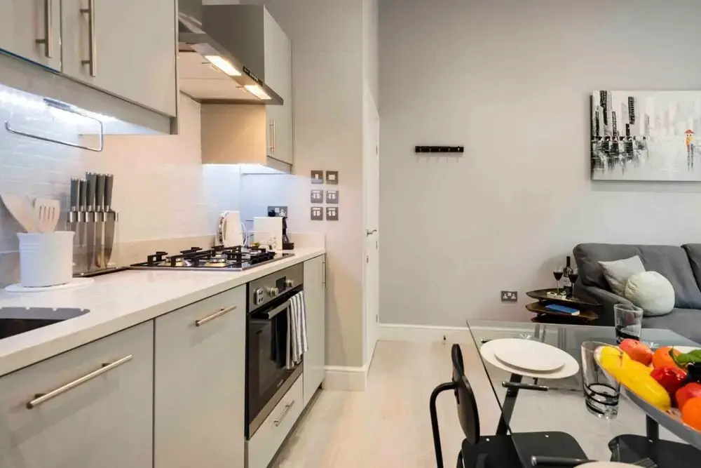 Bright and Modern Bayswater Apartment