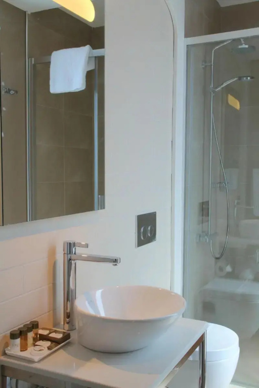 Upsuites Hotel