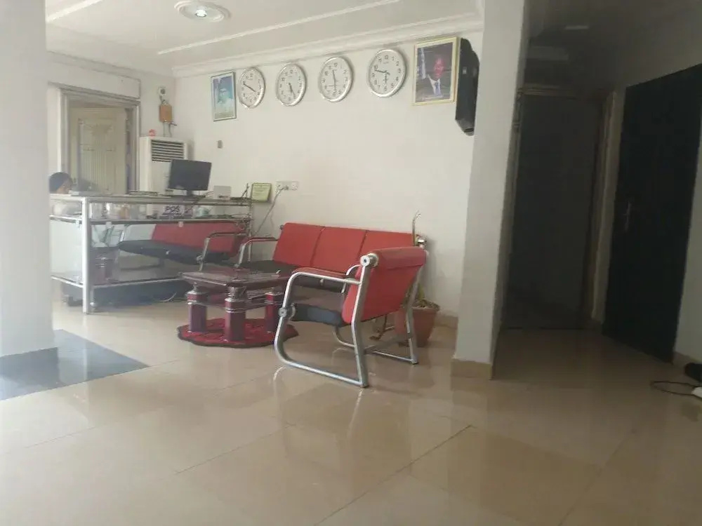 Flamingo Hotel & Suites