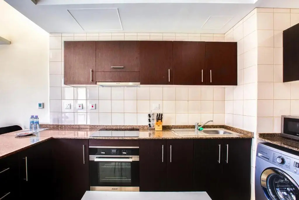 Amazing Marina Canal View 1BD in Bay Central