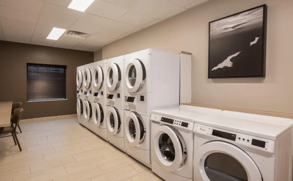 Staybridge Suites - Wisconsin Dells - Lake Delton by IHG