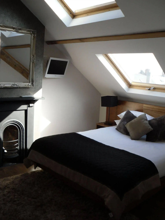 Number One Hundred Bed And Breakfast