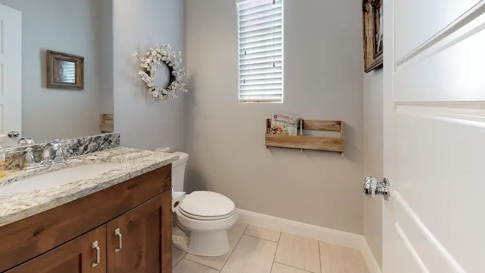Southern Comfort 3 Bedroom Apts by RedAwning