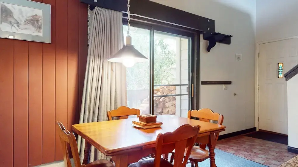 La Vista Blanc 44 Cozy Mountain Home with Fireplace, Close to Meadow and Creek by RedAwning