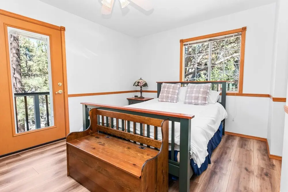 Sugarpaw Cottage - Very Private Cabin Nestled Amongst Towering Pines In This Cozy Mountain Home! 3 Bedroom Cabin