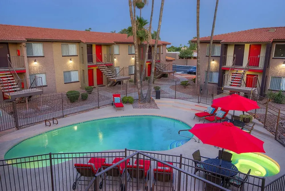 247-Fully Furnished 1BR Suite-Pet Friendly! by RedAwning