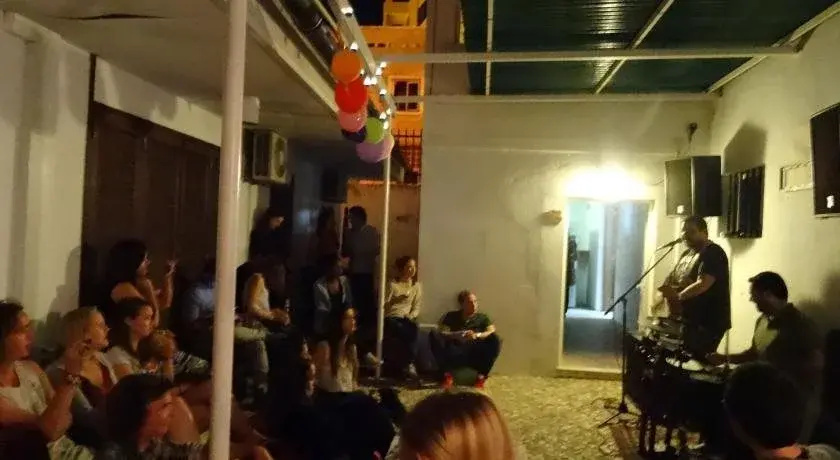 Le Penguin Hostel