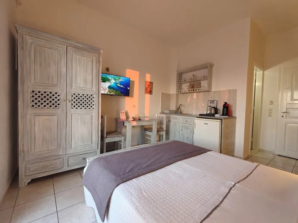 Kiklamino Sunset Suites