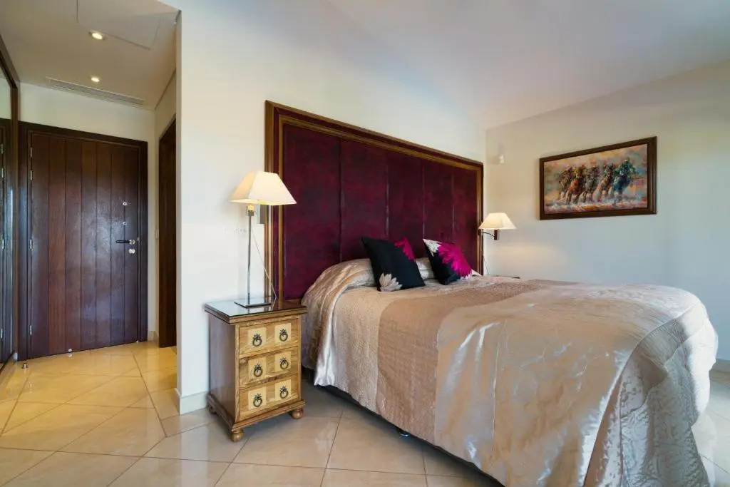 5 bedroom Villa Rio with large private pool and hot tub, Aphrodite Hills Resort