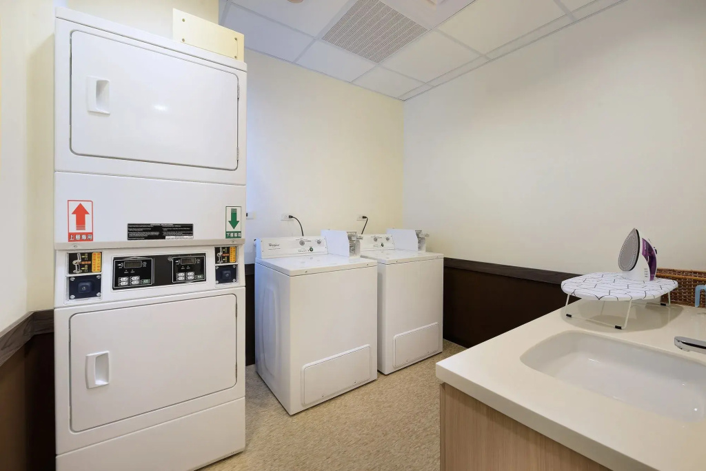 Park City Inn & Hostel