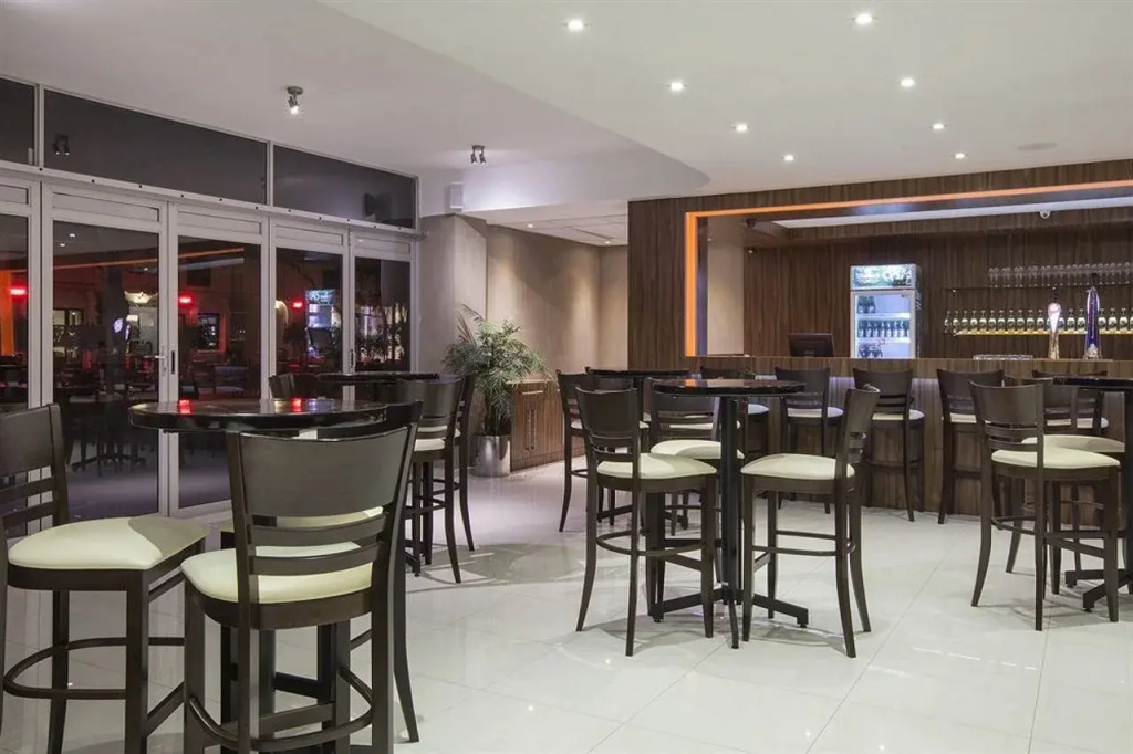 Circa On The Square Hotel