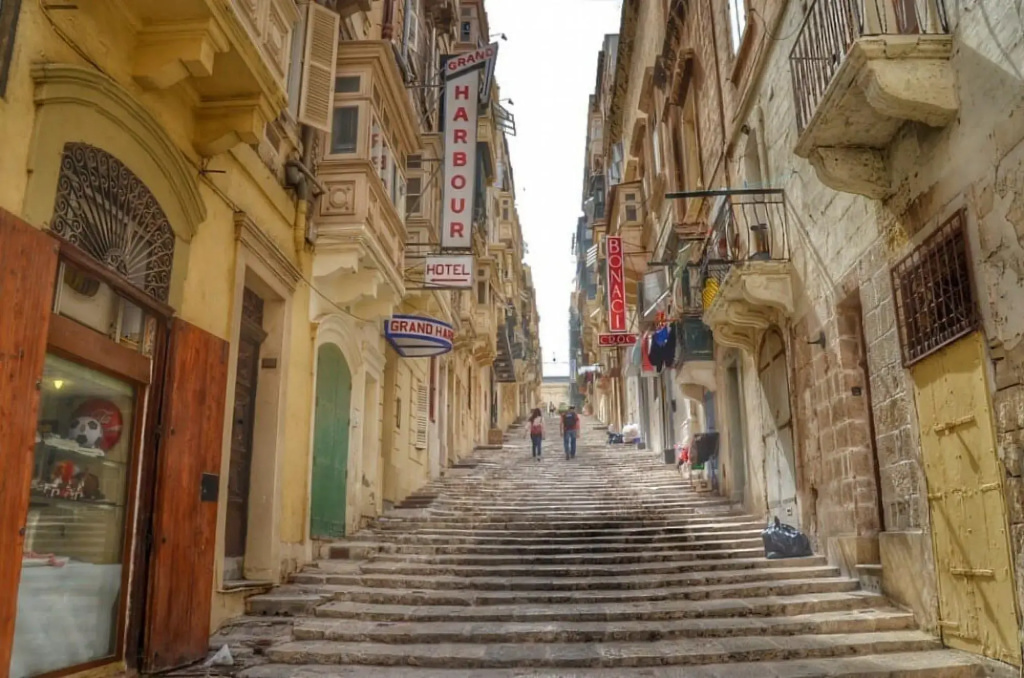 Central 1BR Apartment in Valletta