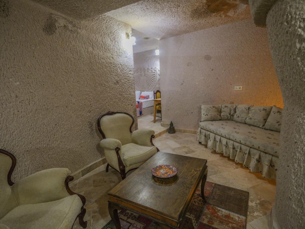 Kalsedon Cave Suites