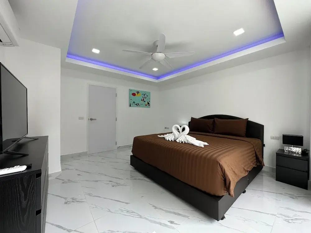 Stunning Beachfront View Luxurious Apt 2