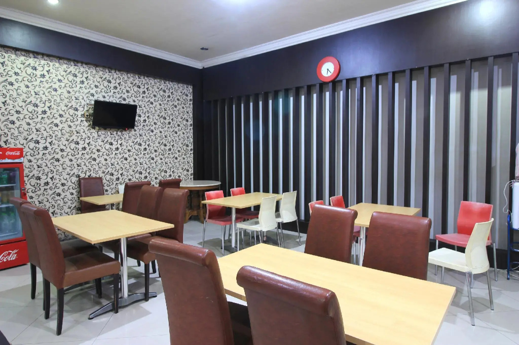 OYO 717 Hotel Dharma Utama Syariah