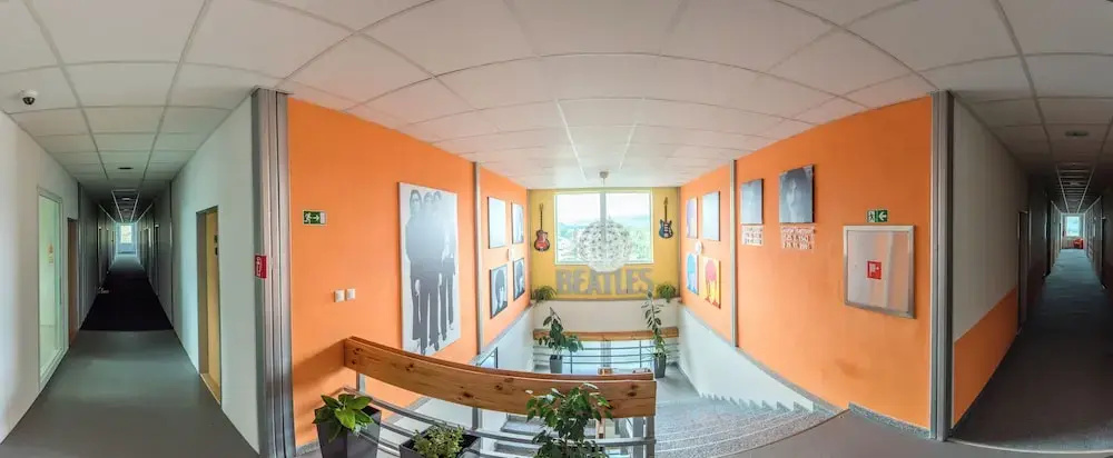 City Hotel B&B, reception 24 7, 800m od-from R1, free parking