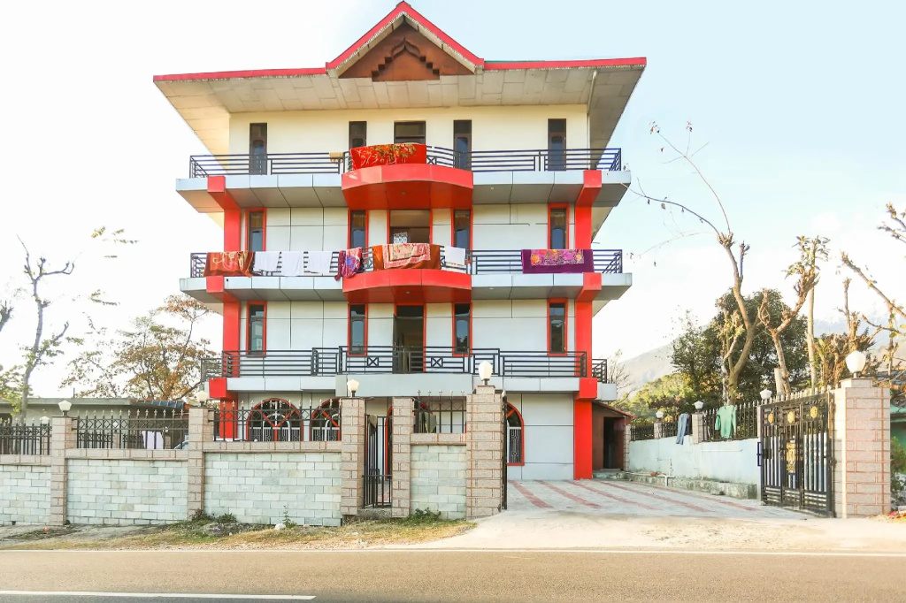 FabHotel The Aryan