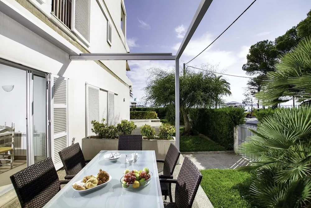 Apartment - 3 Bedrooms with WiFi and Sea views - 108768