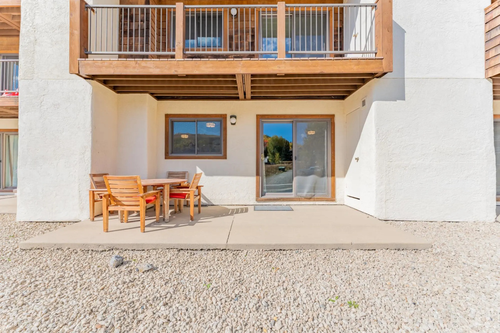 The Yak Shack: Incredible Mountain View Condo