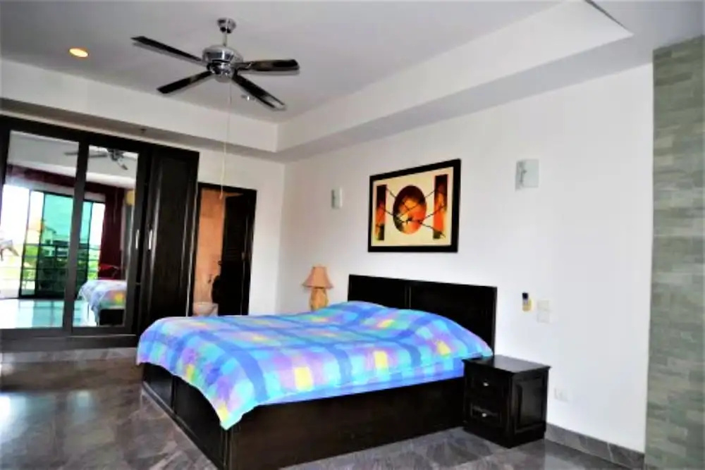 Sea View 4th Floor 1 bed Condo at View Talay 2