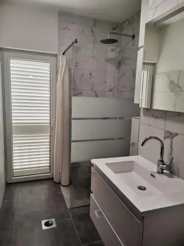 2-Bedroom Apartment With Seaview 3558-2