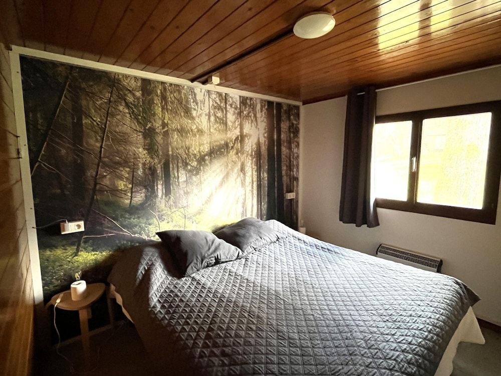 Cozy Chalet for 6 People