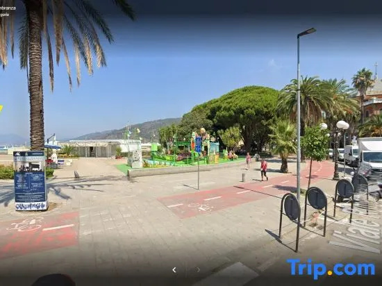 Sestri Viale Roma 15 Superior