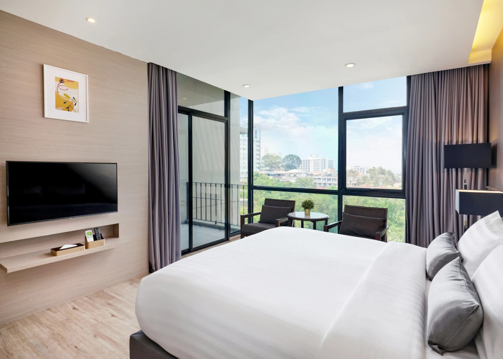 Altera Hotel and Residence by At Mind