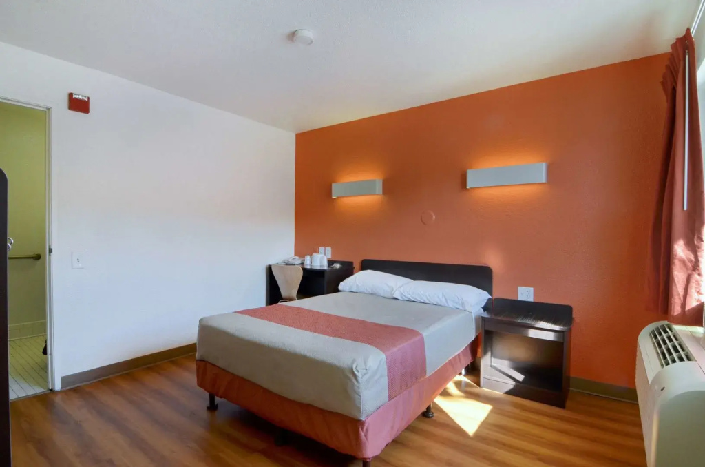 Motel 6-Palm Desert, CA - Palm Springs Area