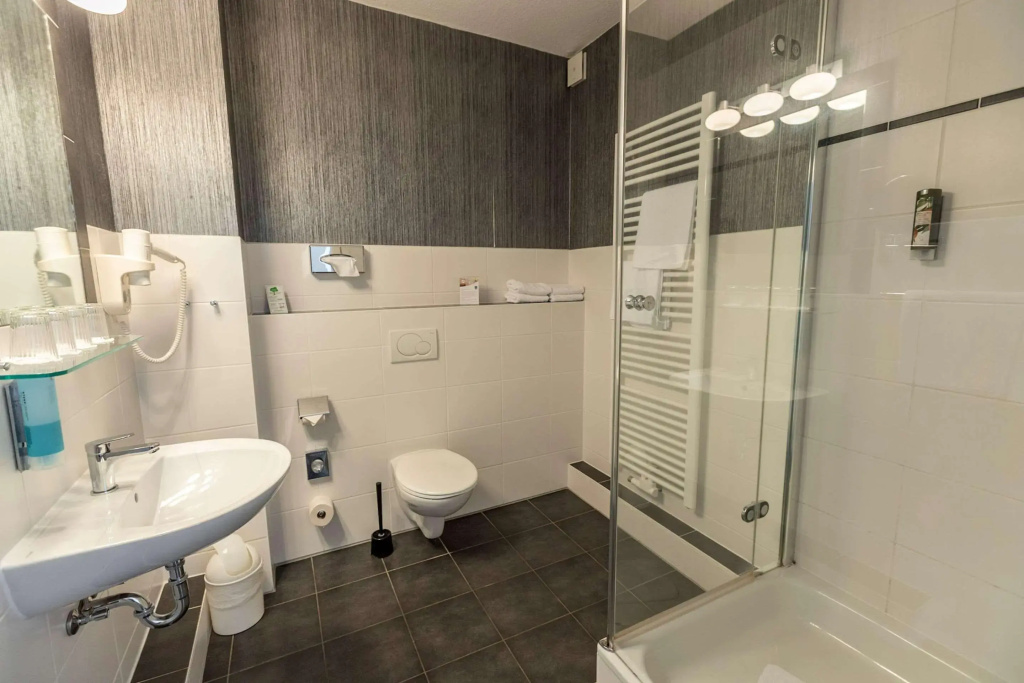 Comfort Hotel tom Kyle