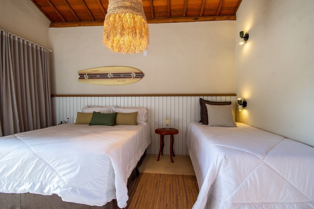 Casa com Piscina e Quadra no Condom nio By Toque