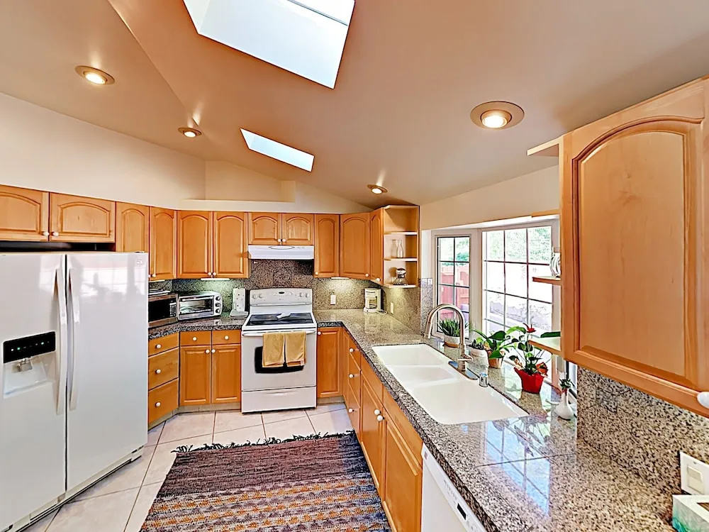 3 Santa Barbara - 3 Br Home
