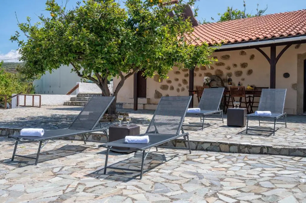 Villa Roupes Stone