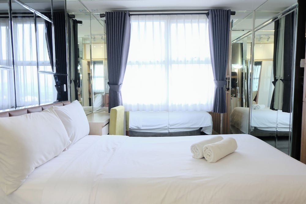Spacious and Unique Studio with City View Apartment at Parahyangan Residence By Travelio