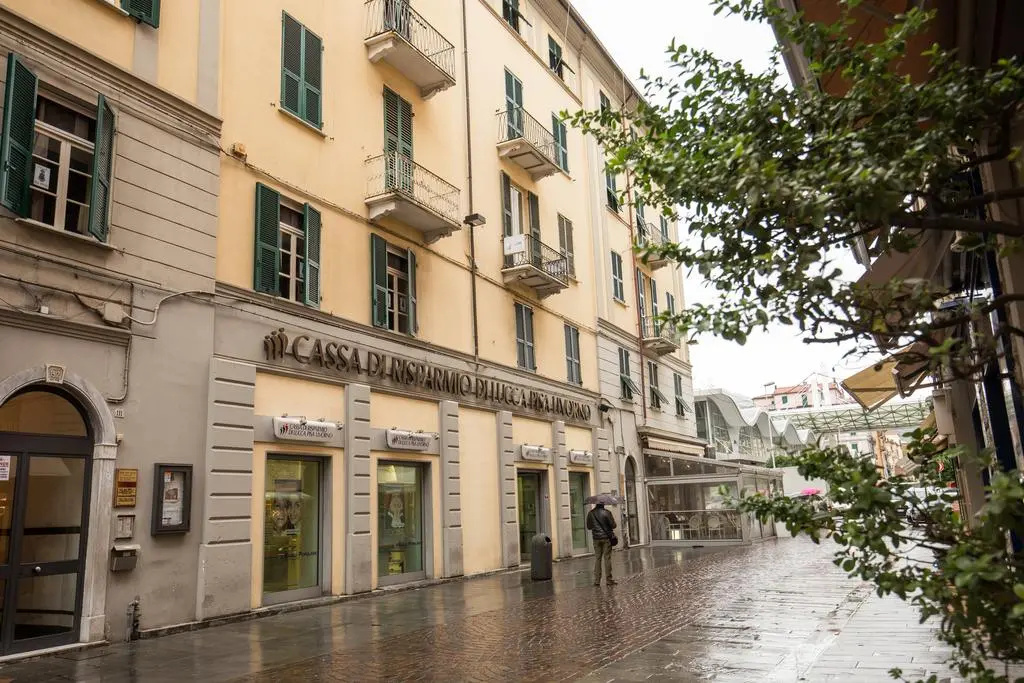 DOWNTOWN SRL - Cavour Cinque Terre