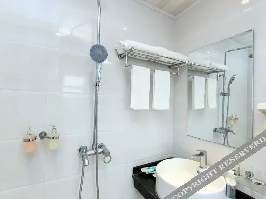 Junyi Hotel (Weizhou Island)(骏宜酒店（涠洲岛店）)