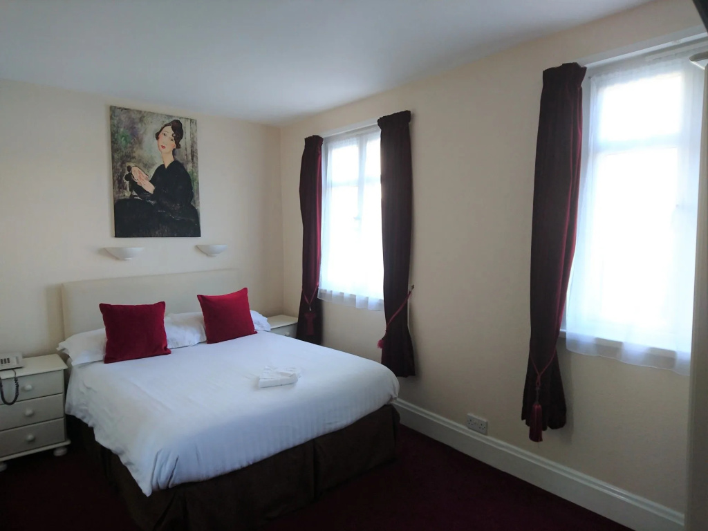 Sarum Hotel