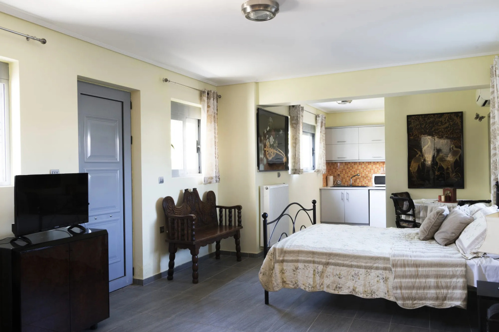 Villa d'Irene-near athens airport , 200 meters from the beach davis
