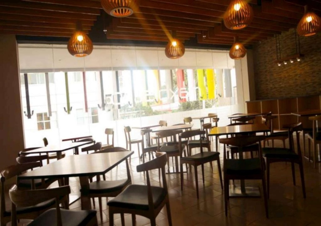 MaxOne Hotels at Pemuda