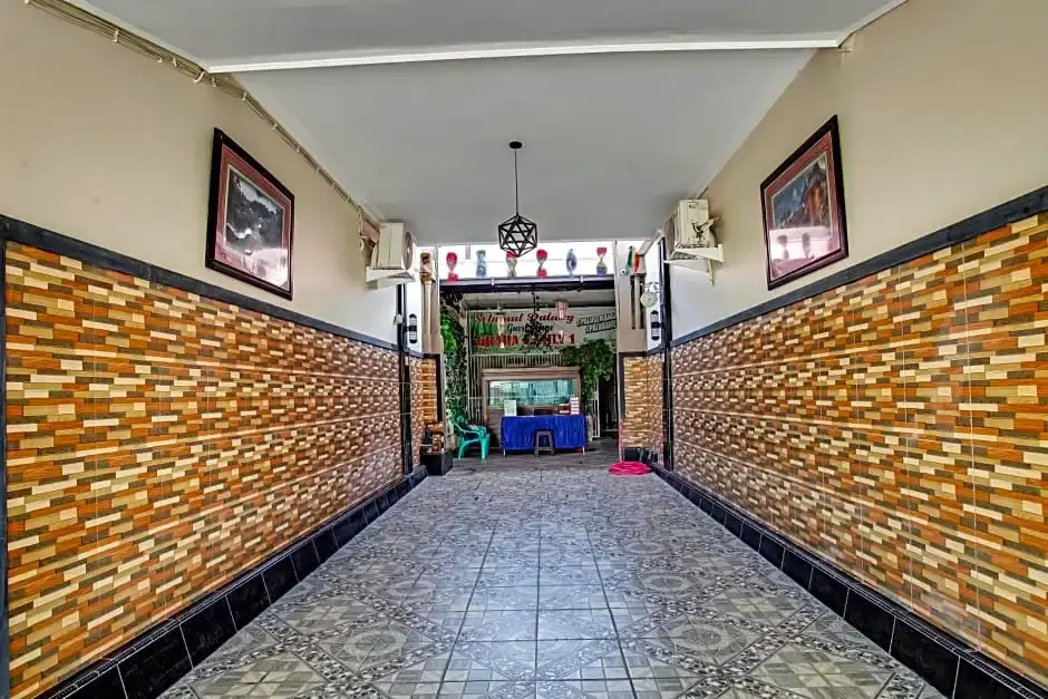 OYO 90968 Graha Family Guest House