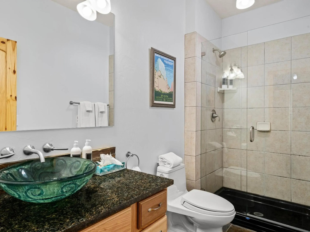 Prospector Accommodations by All Seasons Resort Lodging