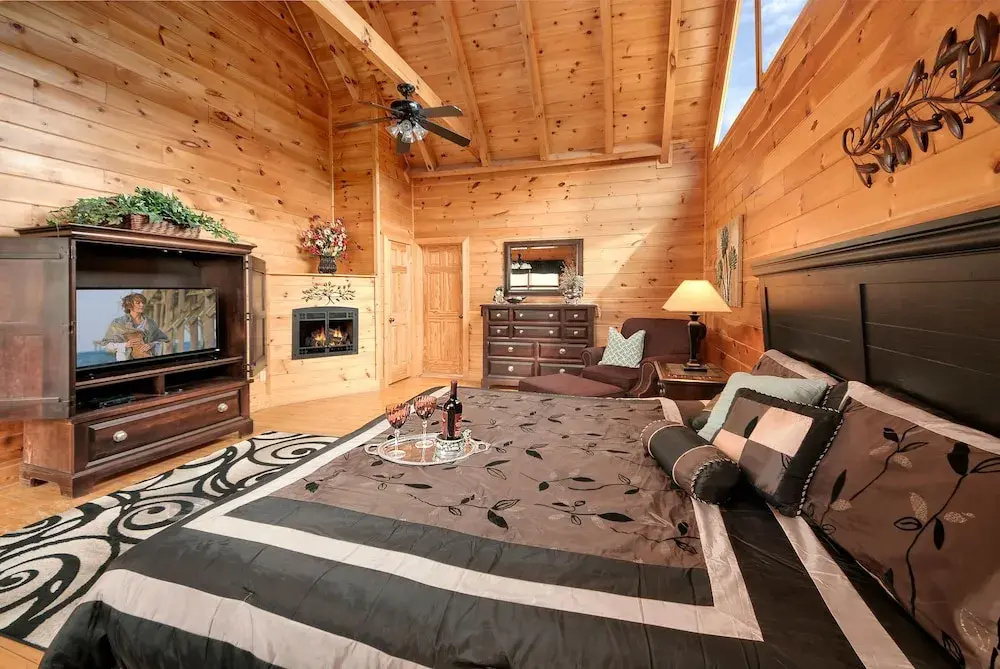 Almost Heaven - 4 Br cabin by RedAwning