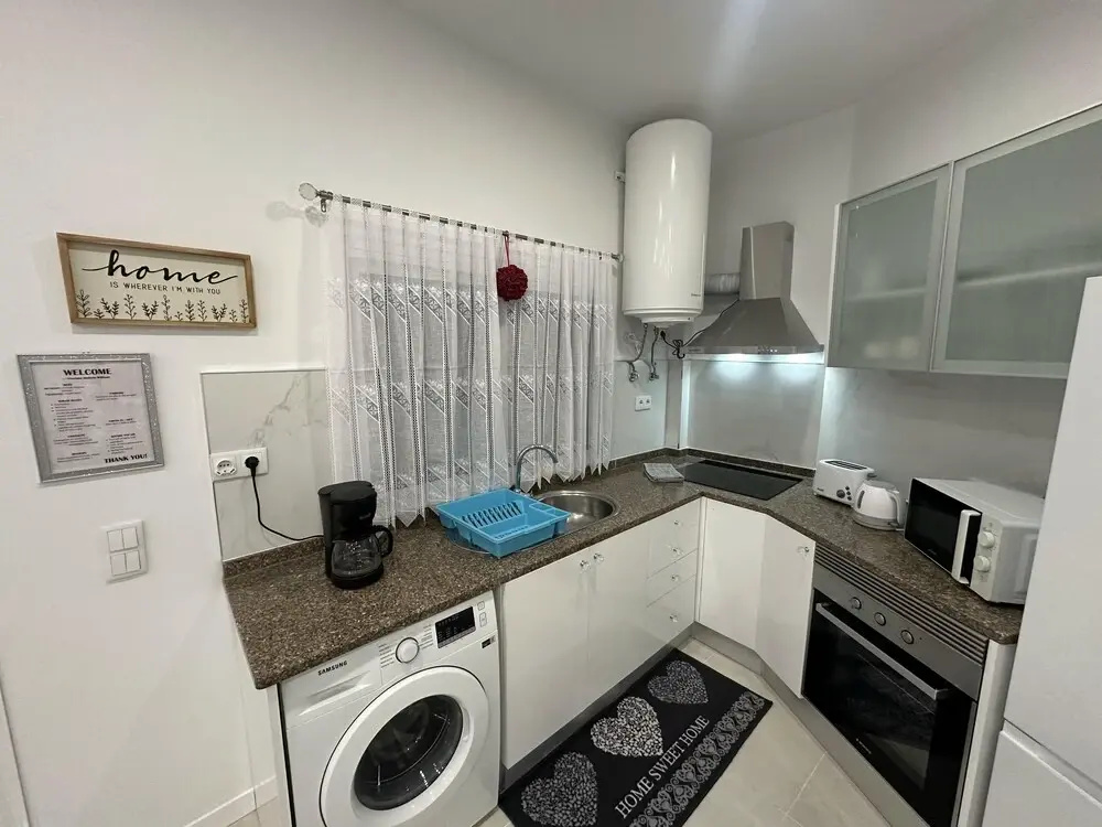 Luxurious Spacious Studio Retreat Close to Funchal