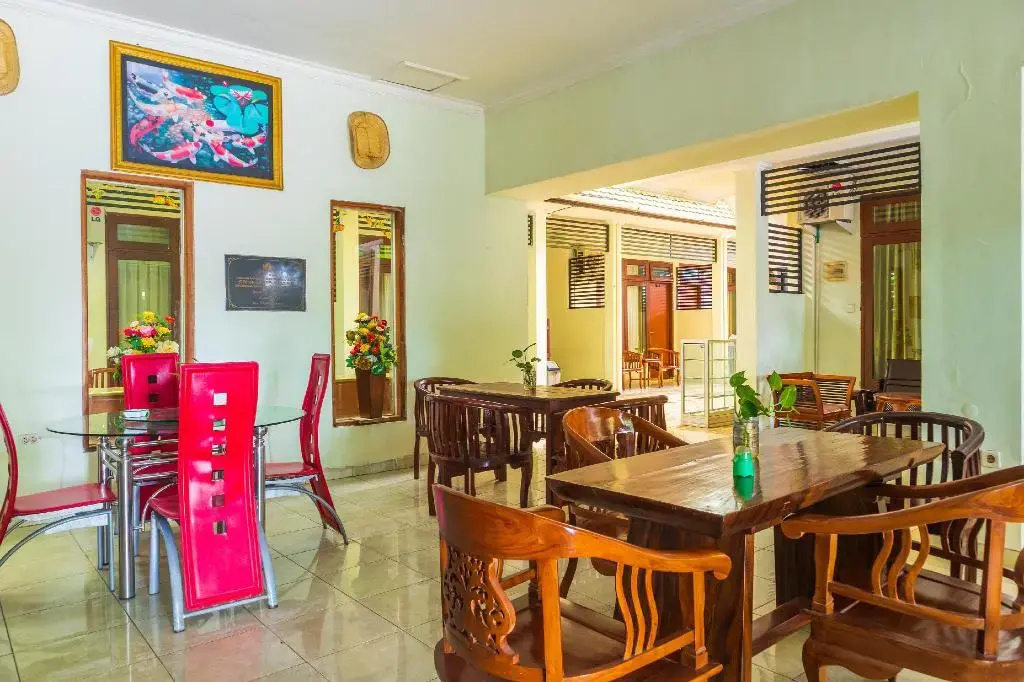 Super OYO 1682 Greenia Hotel