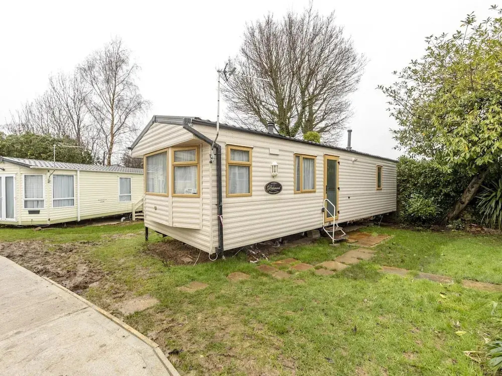 Serene Mobile Home in Hastings near Smugglers Adventure