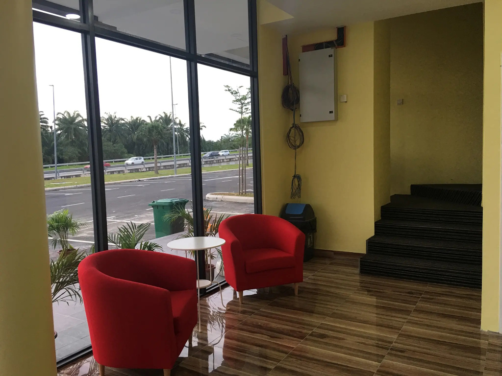 Swing & Pillows - Kota Warisan