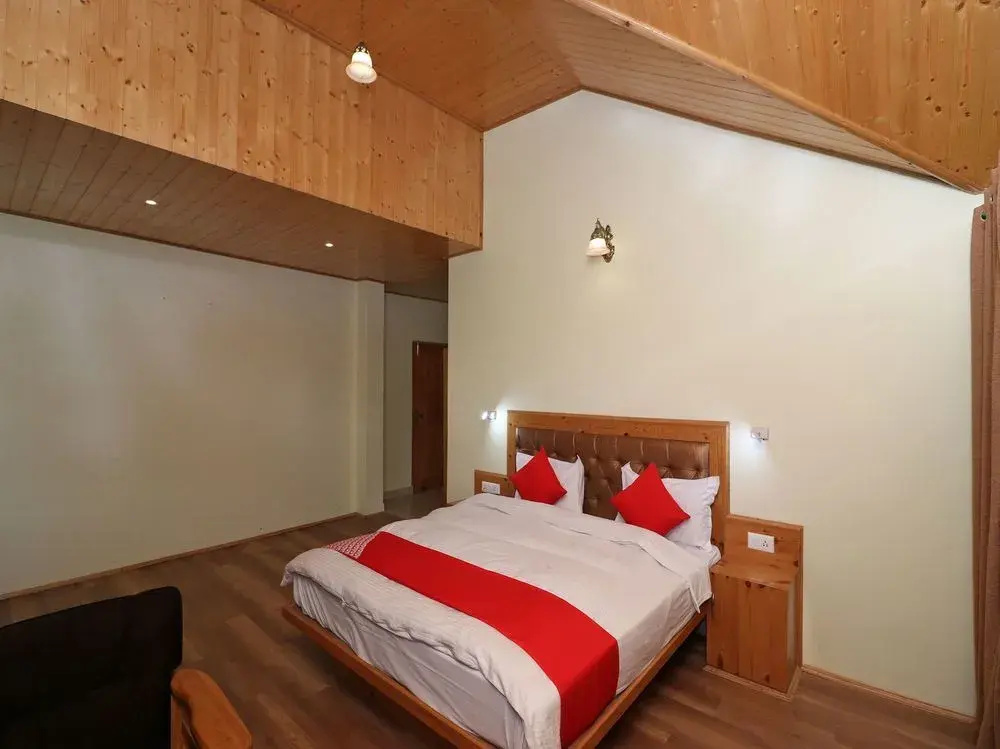 Oyo 13920 Home Spacious Studios Shuru