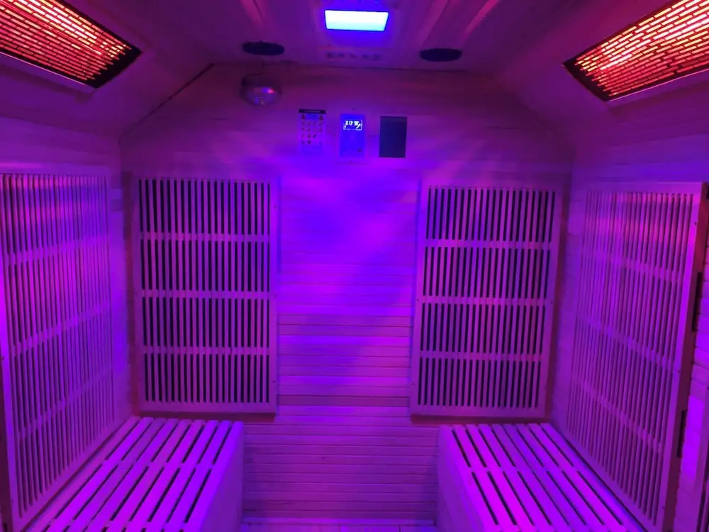 Relaxing Getaway With Hot Tub Sauna Sleeps 6