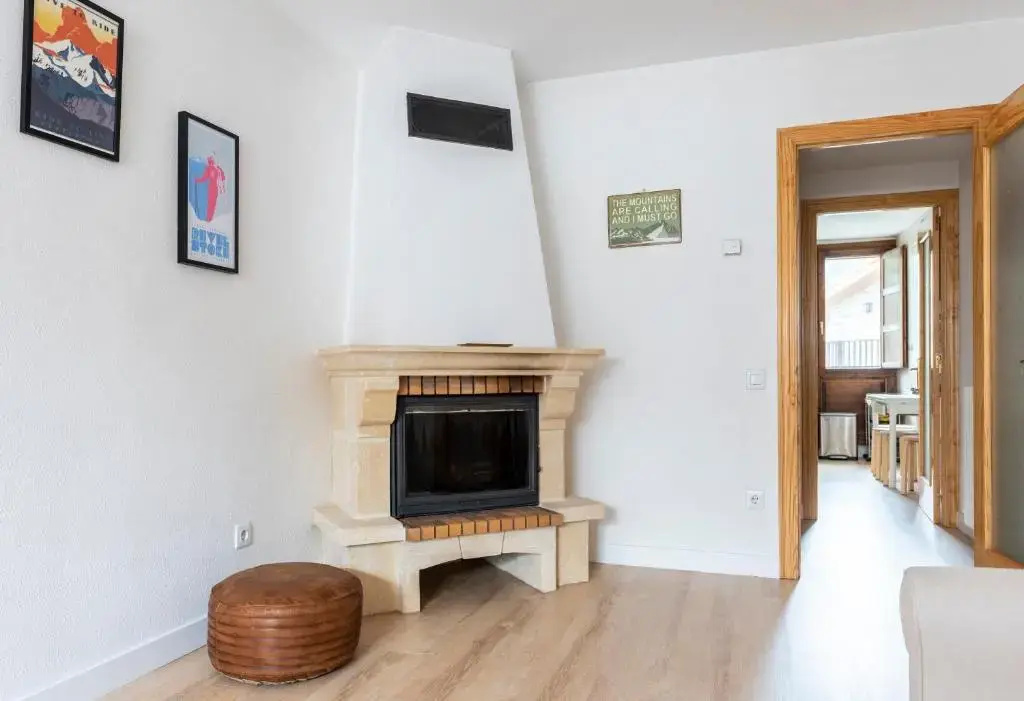 Acogedor Apartamento En Biescas Con Chimenea Y Garaje