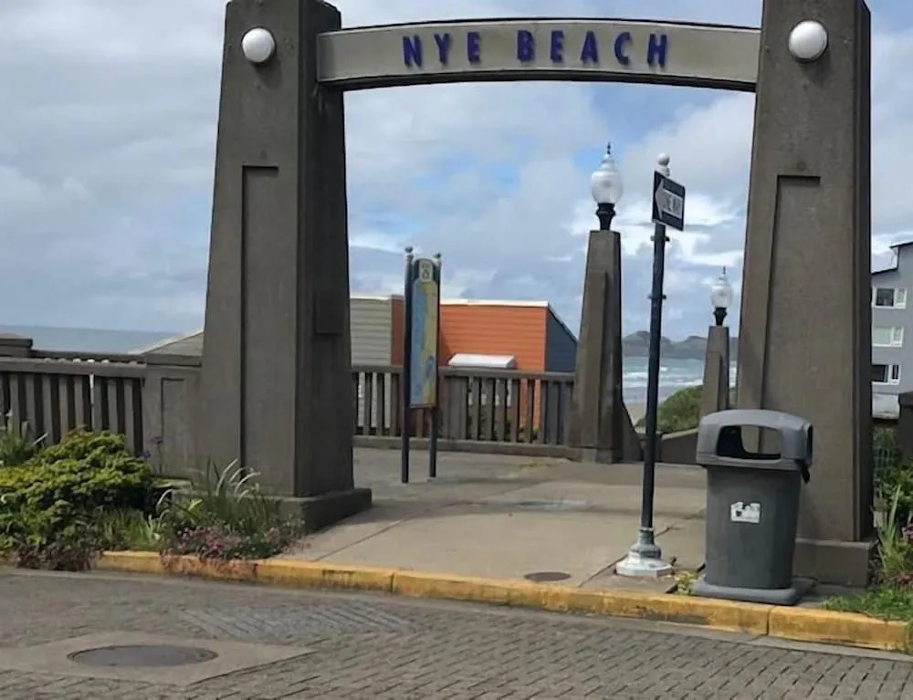 Newport House at Nye Beach